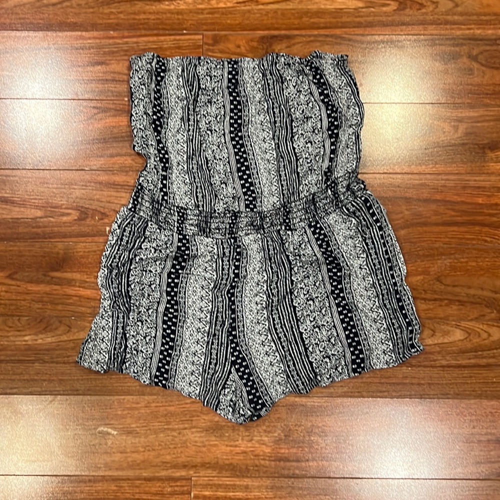 Strapless romper